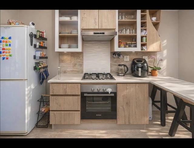 3 BEDROOM SECTIONAL TITLE FOR SALE IN MONTANA